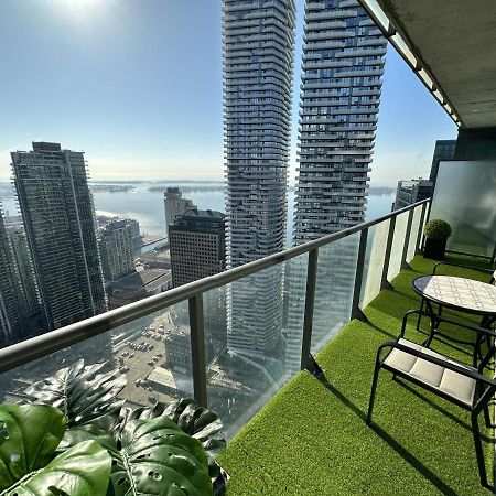 Luxury Downtown Toronto 2 Bedroom Suite With City And Lake Views And Free Parking Exterior foto